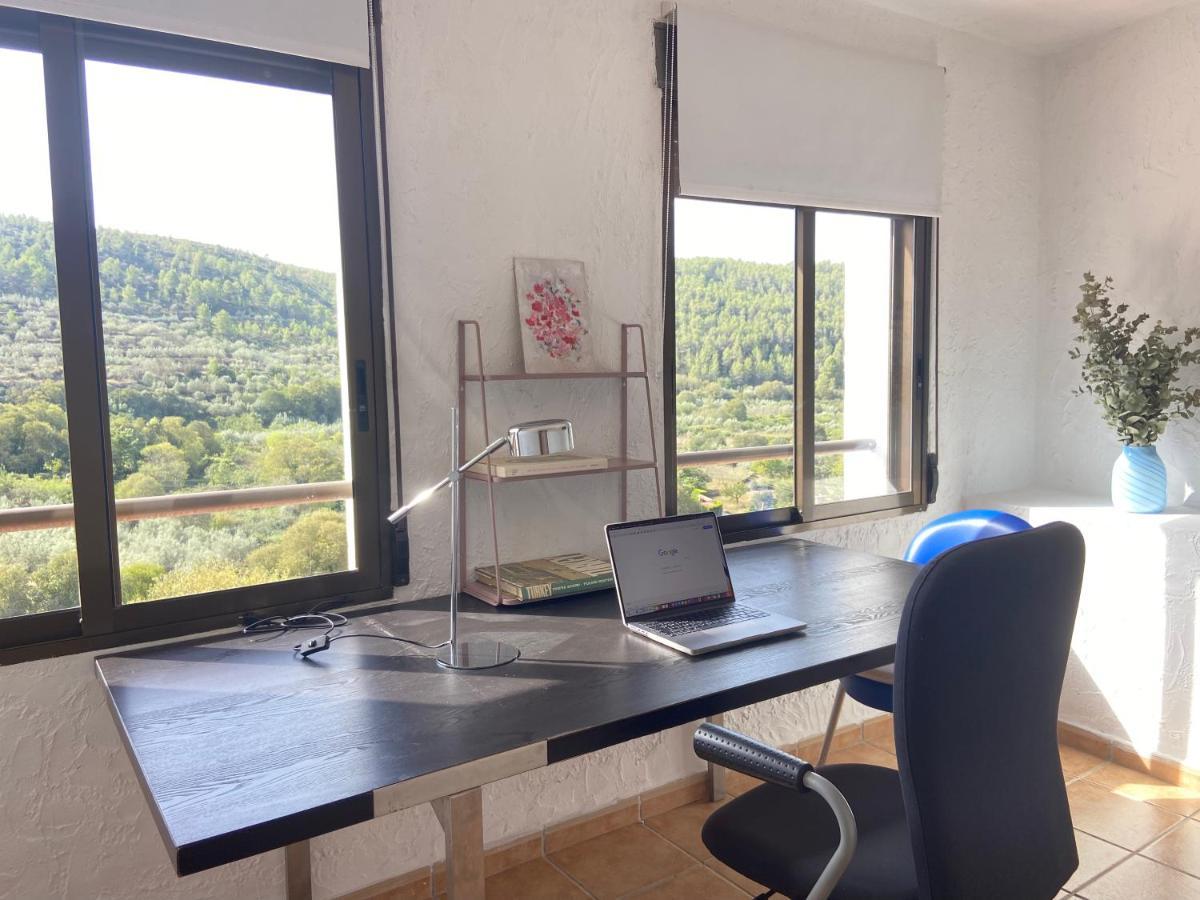 Remote Work In Spanish Mediterranean Countryside Vall de Almonacid Екстериор снимка