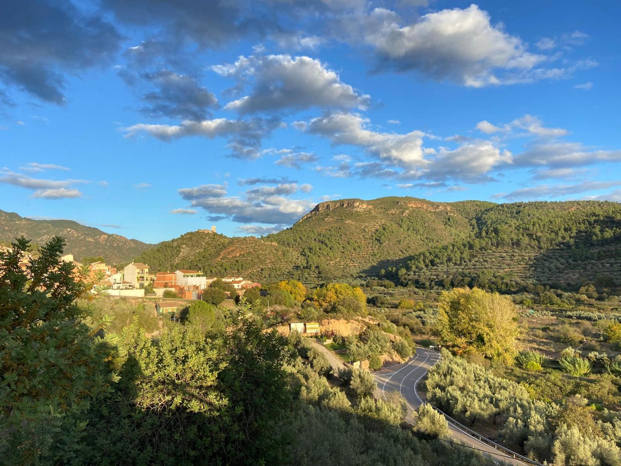 Remote Work In Spanish Mediterranean Countryside Vall de Almonacid Екстериор снимка